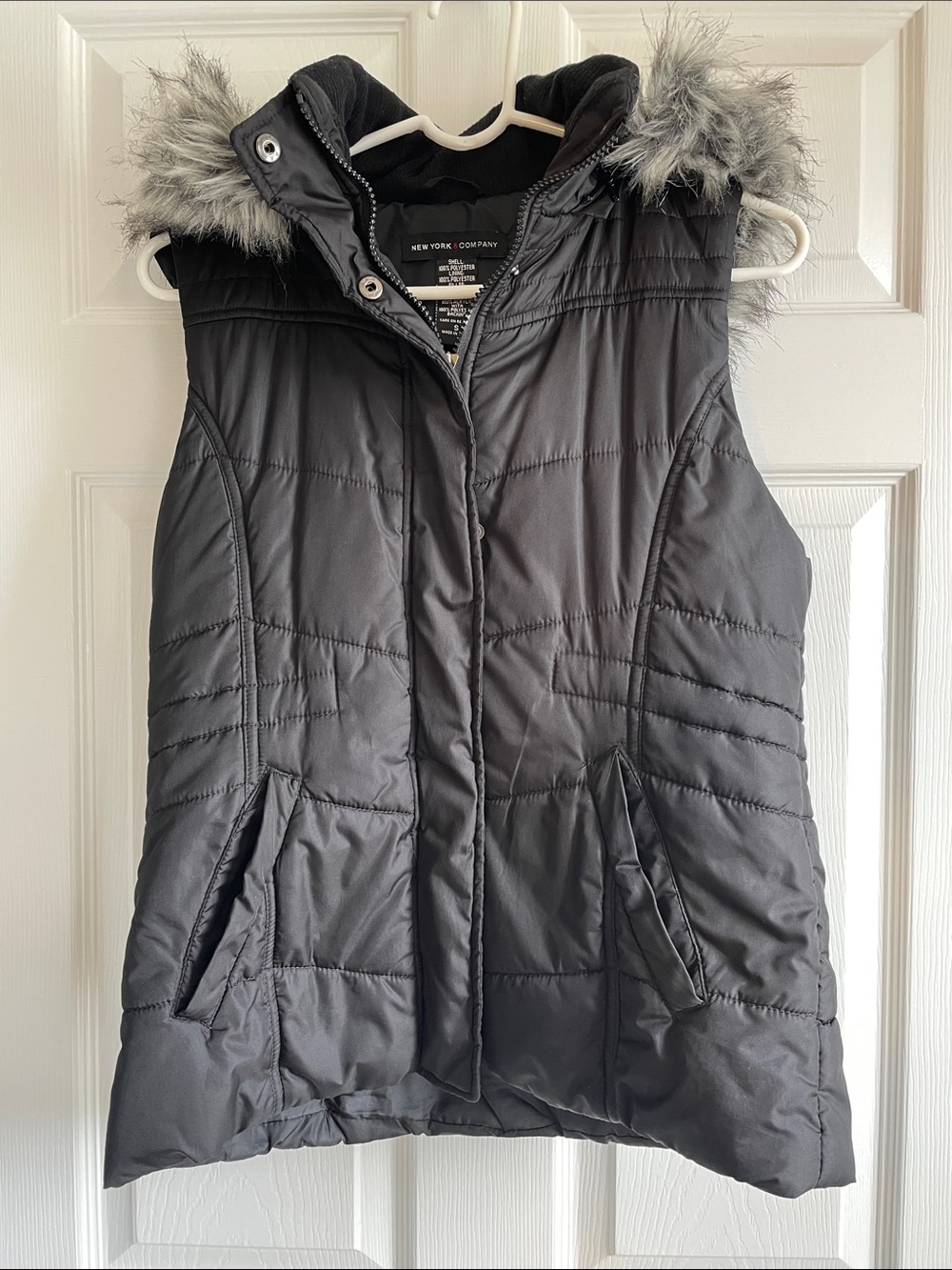 NY & Company Black Quilted Hooded Vest with Faux Fur Trim